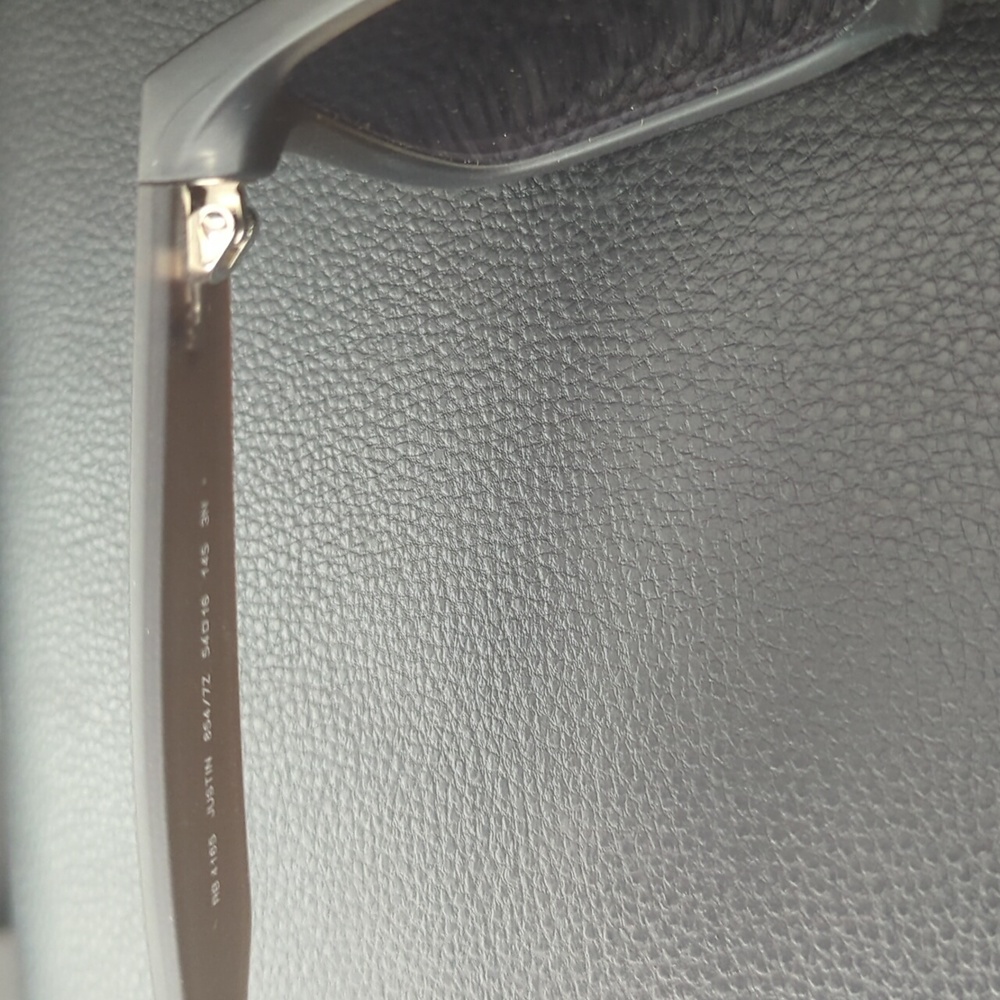 Ray-Ban Sunglasses - Picture 5 of 6